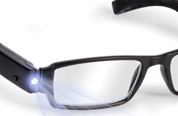Punjive naočale za čitanje s LED rasvjetom
