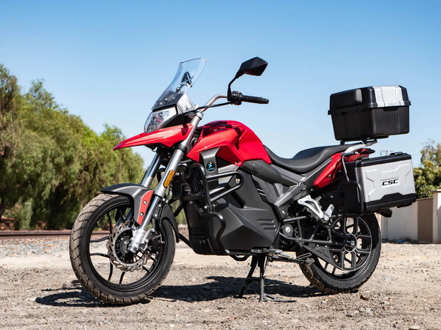 RX1E je gradski e motocikl sposoban i za autocestu