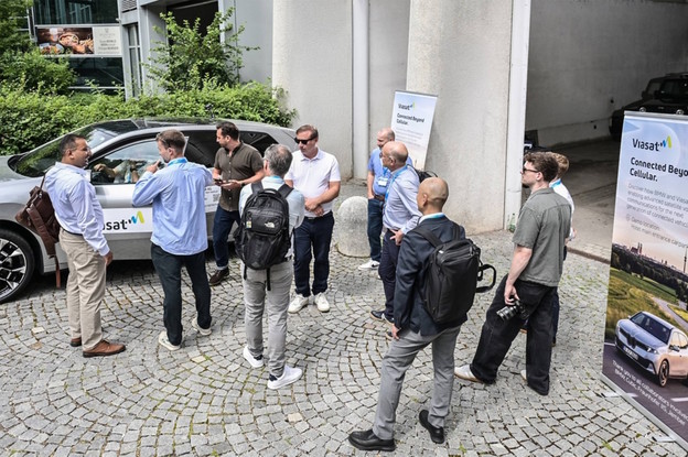 Viasat i BMW za prvi satelitski glasovni poziv u vozilu