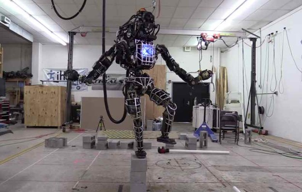 VIDEO: Atlas robot dobio algoritam za balansiranje VIDEO: Atlas robot dobio algoritam za balansiranje