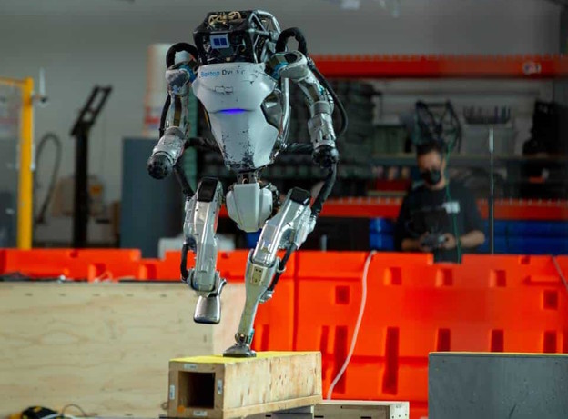VIDEO: Atlas robot radi u autoindustriji