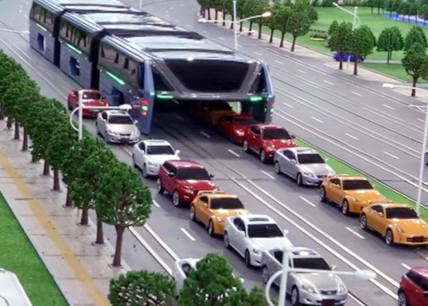 VIDEO: Autobusi koji voze iznad automobila
