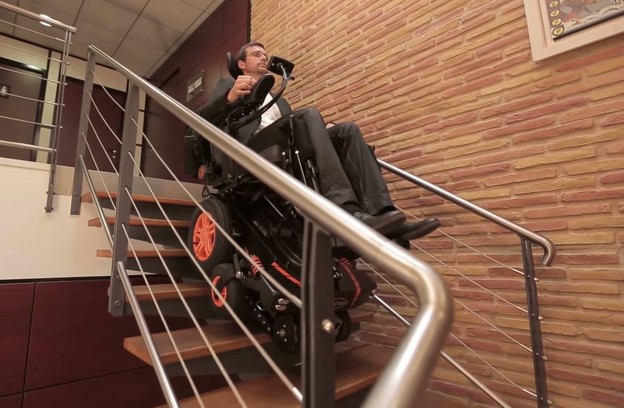VIDEO: Invalidska kolica omogućuju penjanje stepenicama