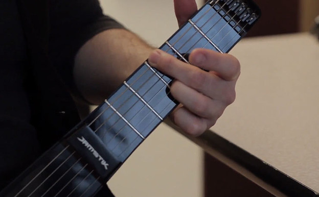 VIDEO: JamStik MIDI gitara s Wi-Fi-em