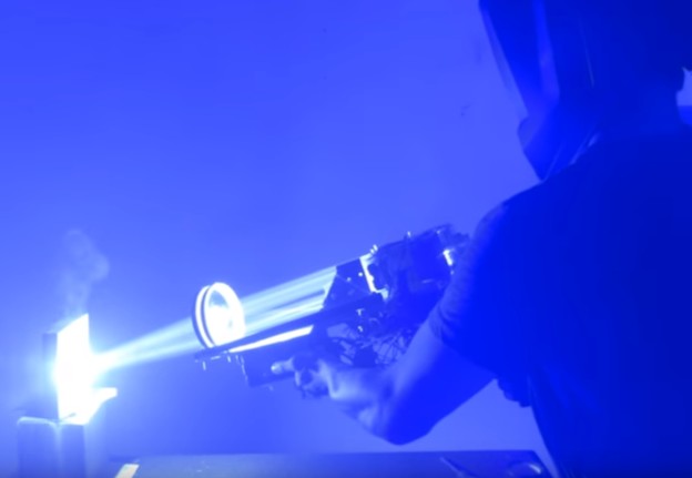VIDEO: Kućna laserska bazuka VIDEO: Kućna laserska bazuka