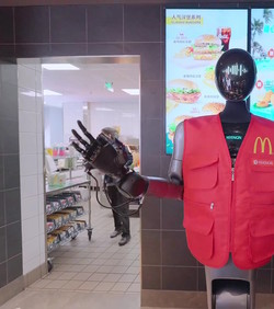 VIDEO: McDonald's testira humanoidne robote