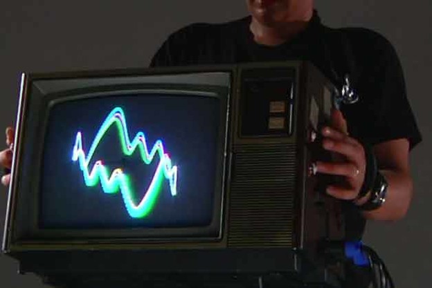 VIDEO: Oscilografski sintesajzer od starog TV-a