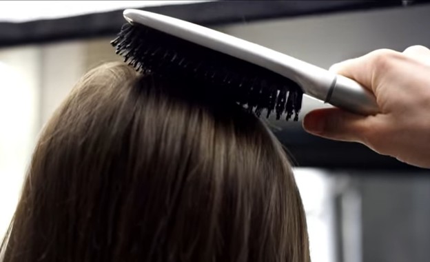 VIDEO: Pametna četka upozorava na čupanje VIDEO: Pametna četka upozorava na čupanje