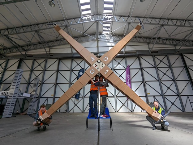 VIDEO: Poletio najveći quadcopter dron na svijetu