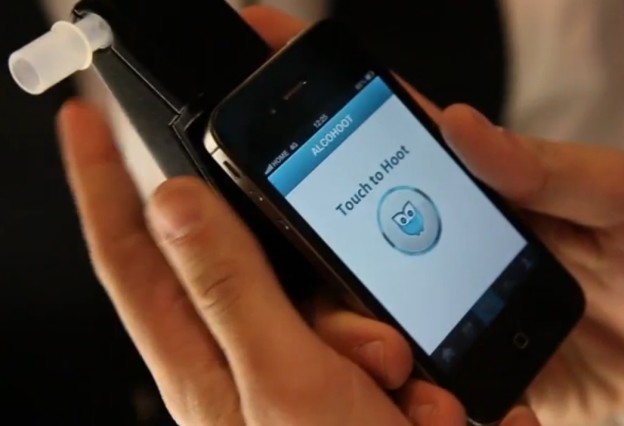 VIDEO: Prvi alkotester za pametne telefone VIDEO: Prvi alkotester za pametne telefone