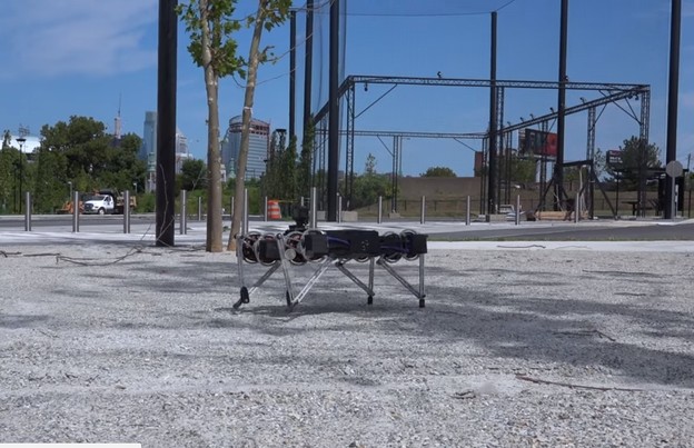 VIDEO: Robot otvara vrata i penje se uz ogradu