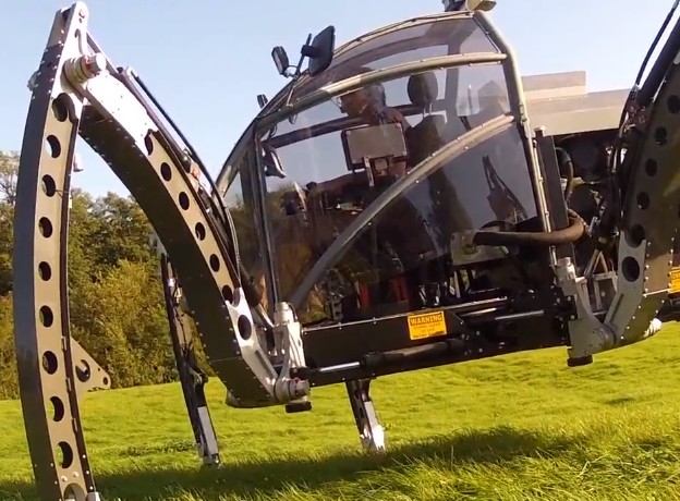 VIDEO: Šesteronožni robot od 2 tone
