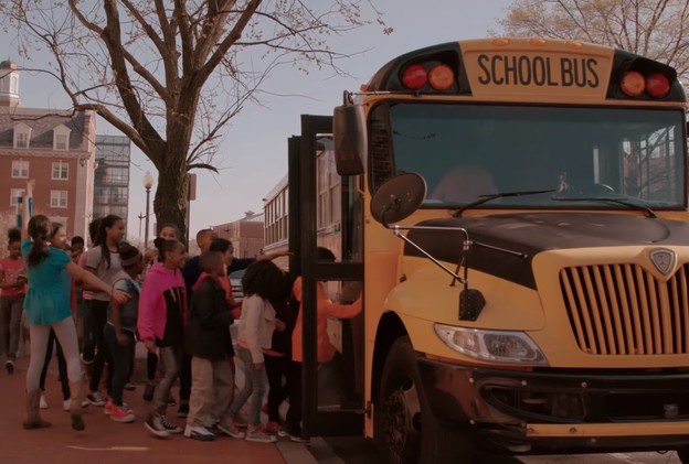 VIDEO: Školski autobus vodi djecu na Mars
