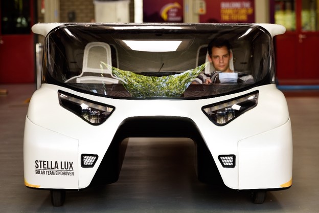 VIDEO: Solarni auto koji generira višak energije