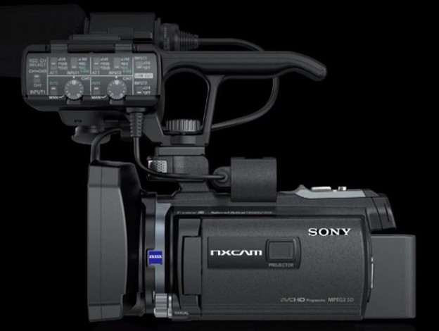 VIDEO: Sonyeva kamera s ugrađenim projektorom