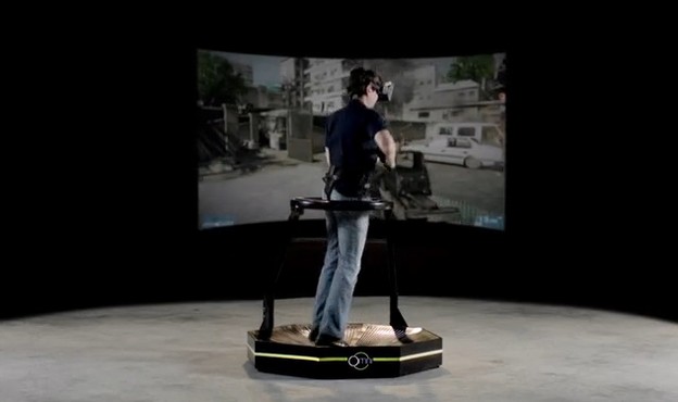 VIDEO: VR gaming na Omni ergometru
