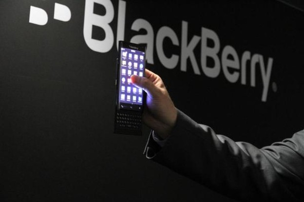 BlackBerry pokazao "slider telefon" sa zakrivljenim ekranom