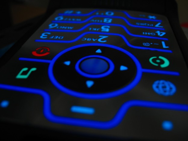 Facebook htio dijeliti mobitele Facebook htio dijeliti mobitele