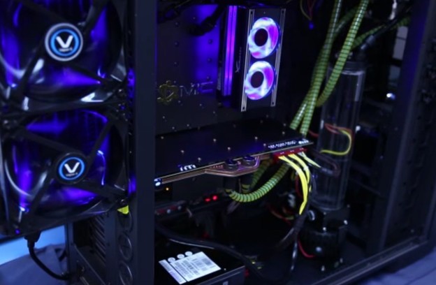 HD 7990 Atomic grafička s vodenim hlađenjem HD 7990 Atomic grafička s vodenim hlađenjem