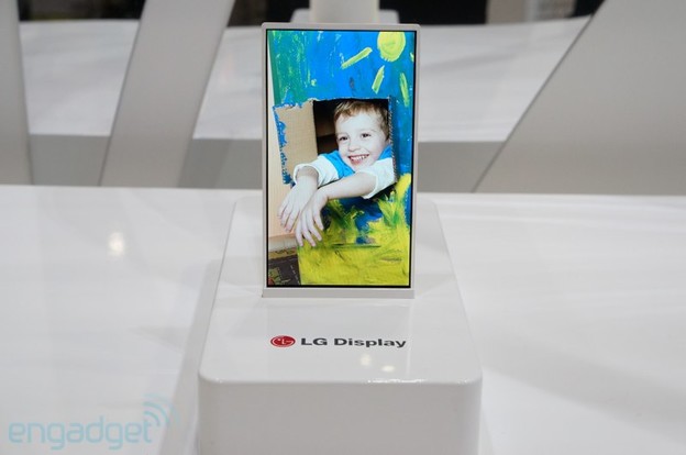 LG demonstrira 5-inčne ekrane bez ruba (skoro) LG demonstrira 5-inčne ekrane bez ruba (skoro)