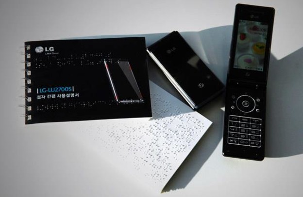 LG poklanja modificirane telefone slijepim osobama LG poklanja modificirane telefone slijepim osobama