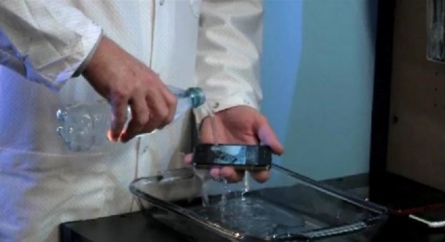 Liquipel nanocoating štiti vaš mobitel od vode