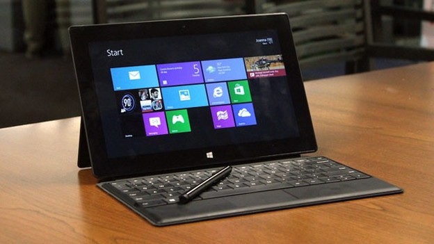 Microsoft radi Surface prijenosnik Microsoft radi Surface prijenosnik