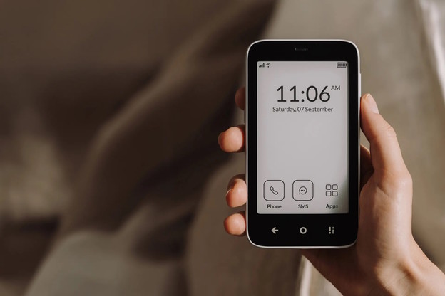 Minimalistički telefon s E Ink ekranom Minimalistički telefon s E Ink ekranom