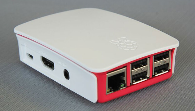 Raspberry Pi mini PC ima službeno kućište