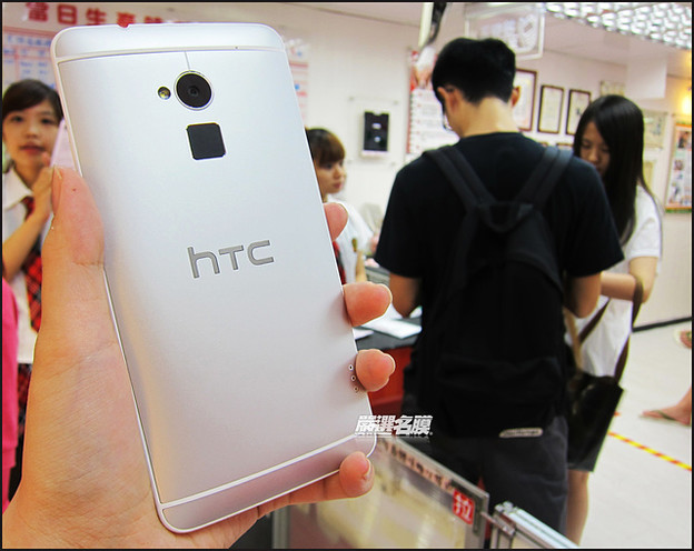 Slike HTC One Maxa s biometrijskim skenerom