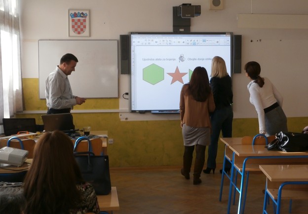 SMART Board ploče donirane školama SMART Board ploče donirane školama