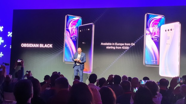 TCL predstavio svoj prvi telefon i koncept preklopnog TCL predstavio svoj prvi telefon i koncept preklopnog