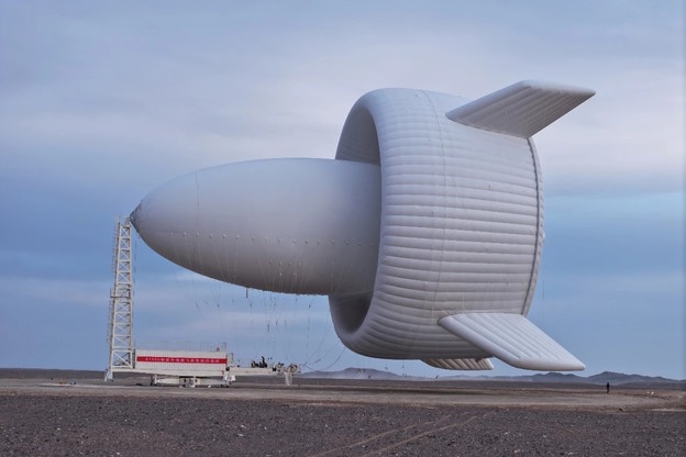 Veliki cepelin s lopaticama kao lebdeća vjetroelektrana