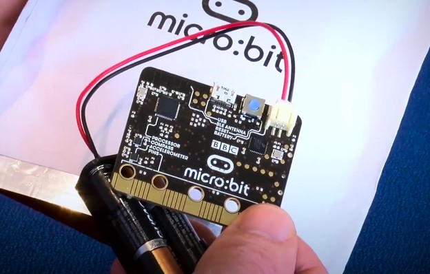 VIDEO: BBC dijeli Micro:Bit računala milijunima djece VIDEO: BBC dijeli Micro:Bit računala milijunima djece