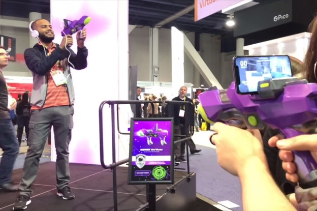 VIDEO: Blaster za VR igranje bez headseta