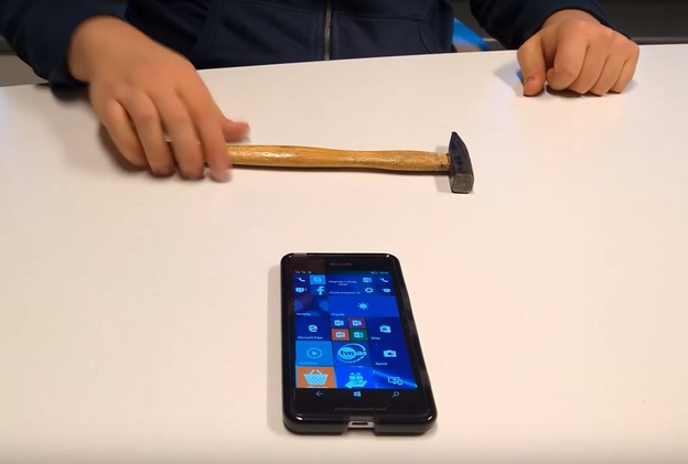VIDEO: Čekić vs Lumia 950 VIDEO: Čekić vs Lumia 950