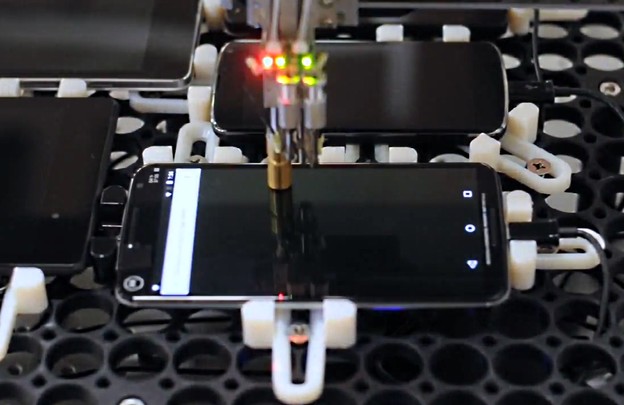 VIDEO: Googleov robot testira lag dodirnih ekrana VIDEO: Googleov robot testira lag dodirnih ekrana