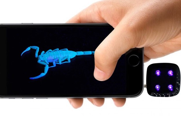 VIDEO: Isplativa UV bljeskalica za pametni telefon VIDEO: Isplativa UV bljeskalica za pametni telefon