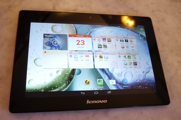 VIDEO: Lenovo predstavio novi 10-inčni tablet