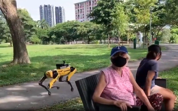 VIDEO: Robopas Spot upozorava ljude na držanje razmaka