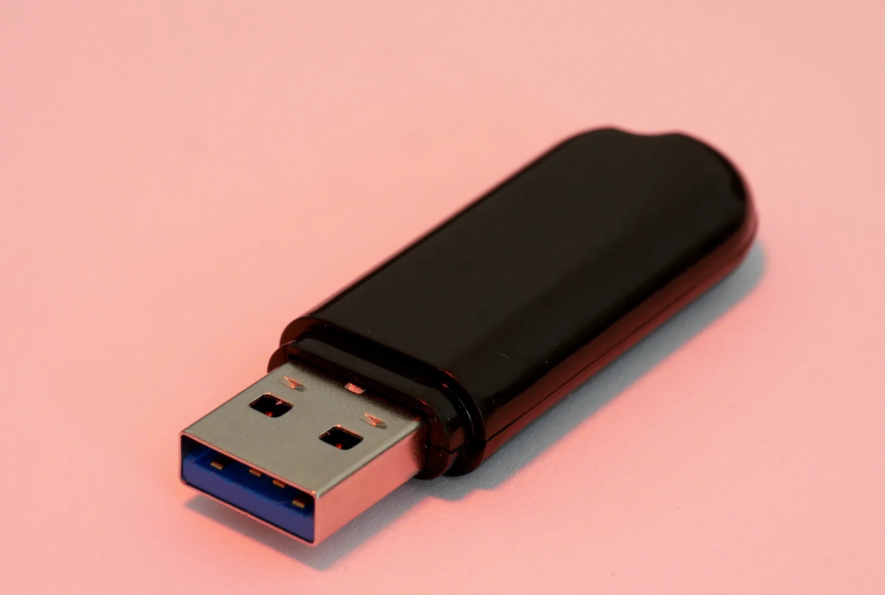 VIDEO: USB otvorenog koda skriva šifriranu particiju