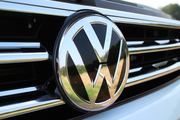 Volkswagen najavljuje rat Tesli jeftinim autom Volkswagen najavljuje rat Tesli jeftinim autom