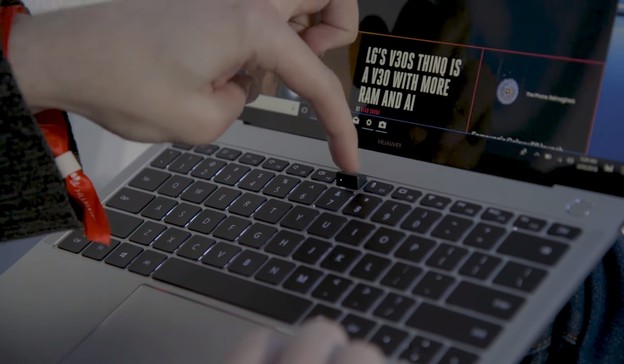 Web kamera u tipkovnici prijenosnika Web kamera u tipkovnici prijenosnika