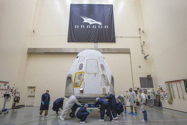 Crew Dragon stigao na uzletište uoči leta s posadom