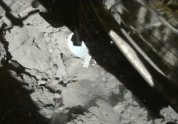 Hayabusa 2 uspješno sletjela na asteroid Ryugu