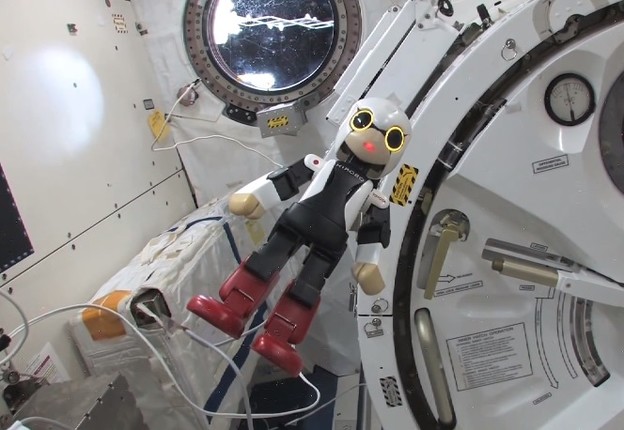 Video: Prvi robot koji je progovorio u svemiru
