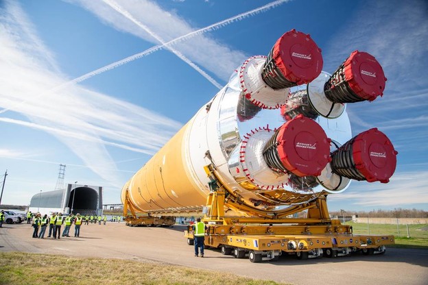 Zaustavljena gradnja rakete i landera za Mjesec Zaustavljena gradnja rakete i landera za Mjesec
