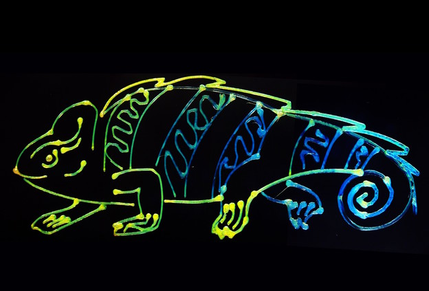 Kameleonski višebojni 3D ispis iz jedne tinte