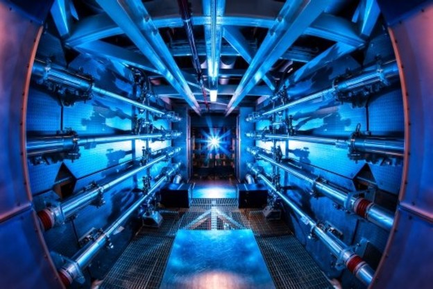 Najjači laser na svijetu ispalio zraku od 500 bilijuna watta Najjači laser na svijetu ispalio zraku od 500 bilijuna watta