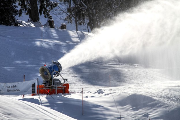 Novi umjetni snijeg spašava skijališta Novi umjetni snijeg spašava skijališta